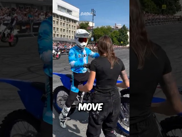 Biker Nailed Her Sassy Move! 🏍️👏 (@stuntgirl.dasha)