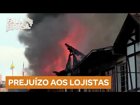 Incêndio destrói lojas no centro de Blumenau (SC); não houve feridos