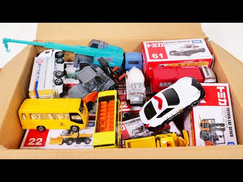 Tomica Let's put the 9 working cars in a box!