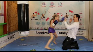 俄羅斯7歲小女孩，展現驚人拳擊技巧
