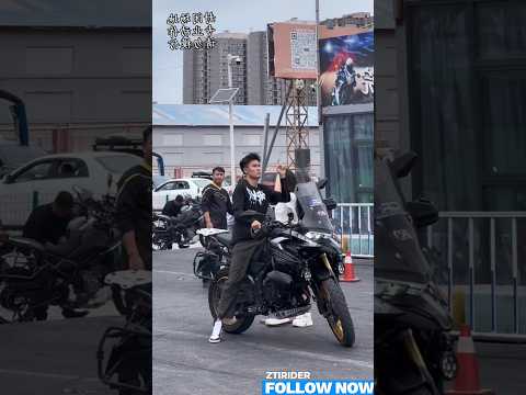 hey guys I did bike stunts look 🏍️😎#race #ktm #dukelover #biker #bikerlover #wait #fyp