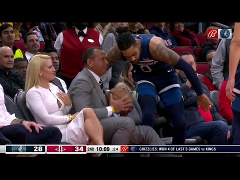 D’Angelo Russell crashed into A-Rod sitting courtside | NBA on ESPN