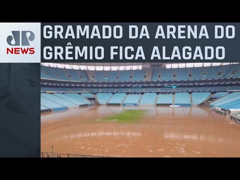 Vítimas de enchentes recorrem a abrigos no Rio Grande do Sul