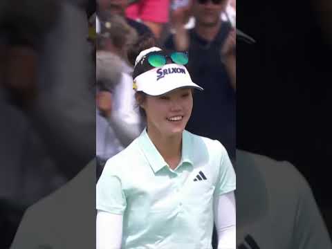 A PLAYOFF chip-in for Grace Kim 🔥