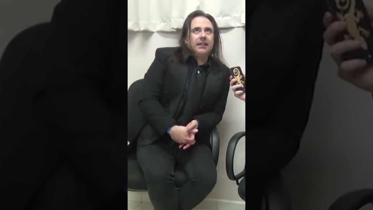 "A gente tinha saído do Angra e tinha que reinventar o jeito de fazer música" "A gente tinha saído do Angra e tinha que reinventar o jeito de fazer música"