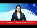 Drinkers Hulchul In Gadwal At Midnight | గద్వాల్ లో మద్యం మత్తులో  యువకుల వీరంగం | @SakshiTV  - 01:25 min - News - Video