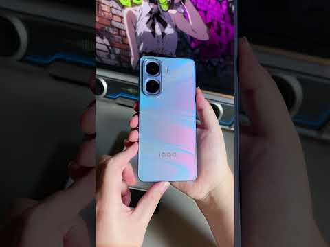 The iQOO Neo11's design is incredibly meticulous. Not only does it feature a light-emitting wallpape