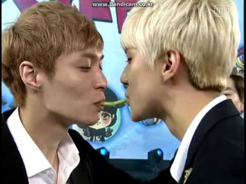 Sehun YiXing 세씽 행쇼 ^^