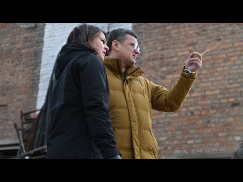 Kharkiv bombardeada depois de visita de Baerbock