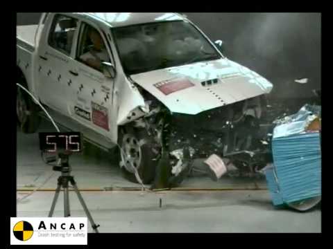 toyota hilux crash test #7