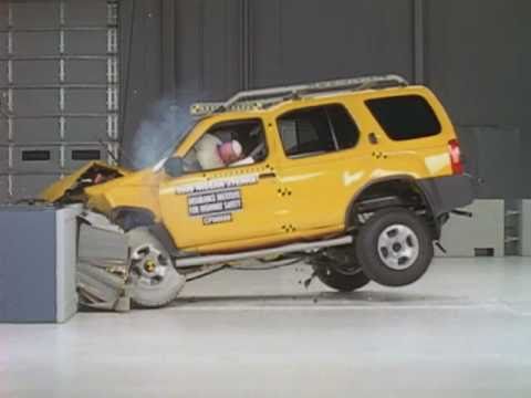 تست تصادف ویدیویی Nissan Xnerra 2002 - 2005