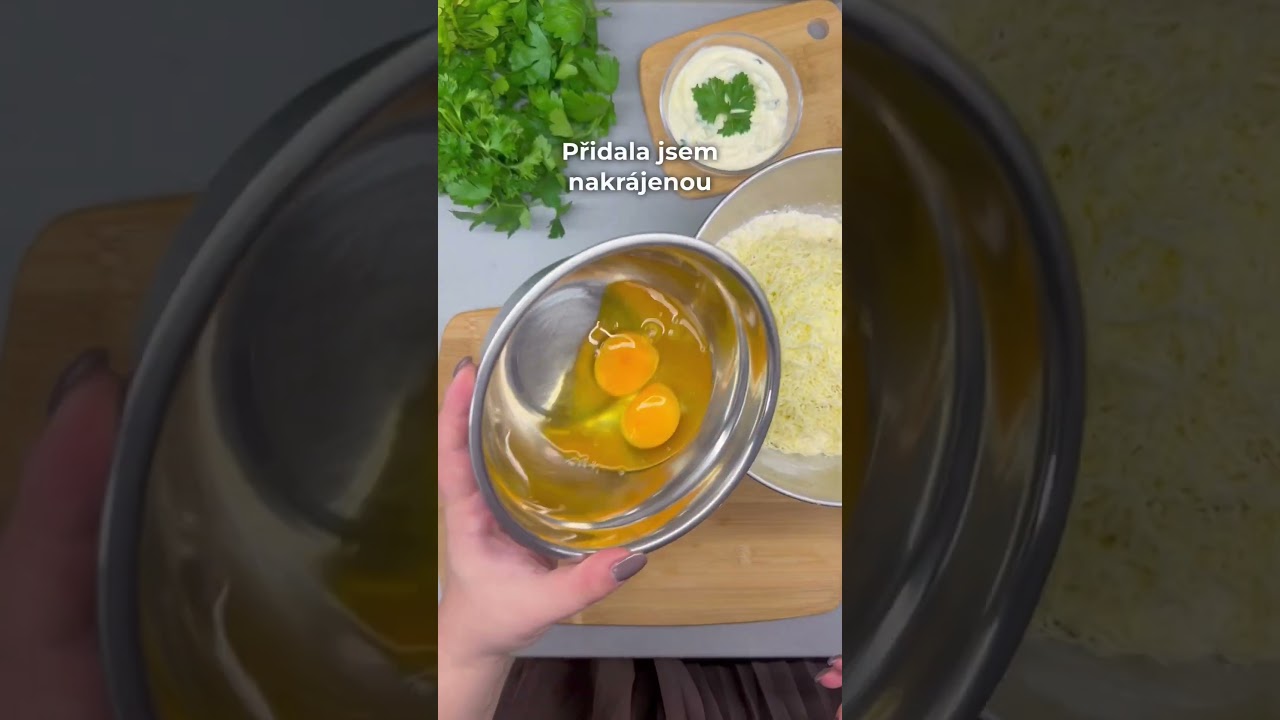 Kefírové tyčinky se šunkou a sýrem potěší nadýchaným těstem i výraznou chutí #toprecepty #food