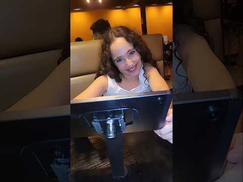 ELA NÃO ESTÁ ESTUDANDO #shorts #fy #fypシ゚viral #fypシ゚viral #shortsviral #shortsvideo #hambúrguer