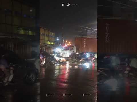 Banjir Lagi di Dayeuhkolot, Pengendara Terjebak Kemacetan