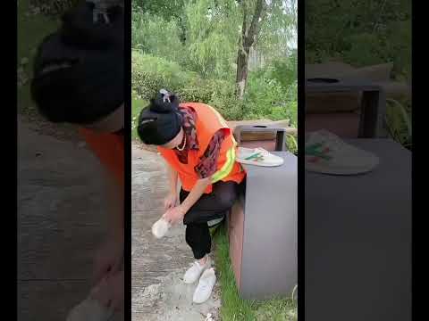 Kind woman help #motivation #positivevibes #lnspiration