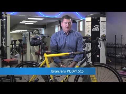 What is the advantage of having a bicycle fitting at the Center for Sports Medicine? 