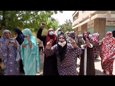 بدون تعليق: مظاهراتٌ في الخرطوم ضد حكم العسكر وقوات الأمن تُطلق النار على المتظاهرين