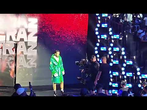 Hamzah Sheeraz makes his way to the ring before shocking win over Edgar Berlanga