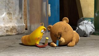 Red travels deep down the drain to retrieve Teddys torn leg but gets trapped inside the hole! Not kn