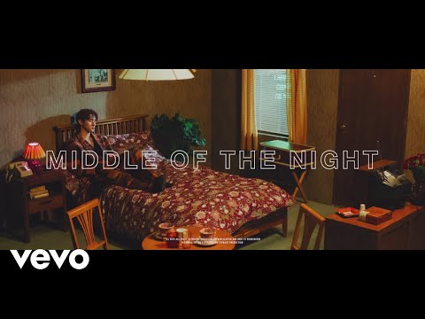 Vidéo Clip de "Middle Of the Night"                                                                                                                                                                                                                                  