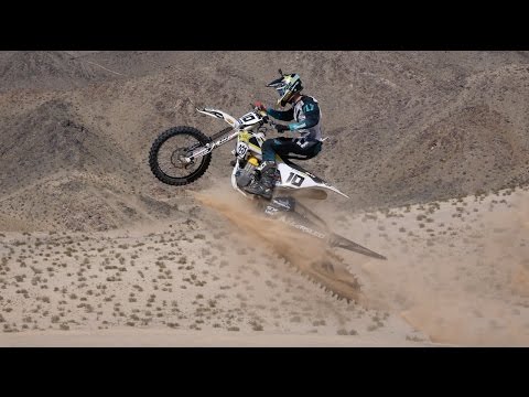 SNOWBIKE SHREDDING THE DUNES