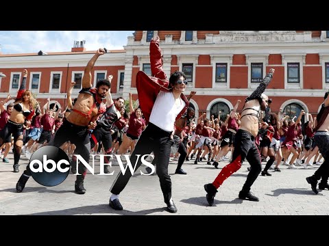 World in Photos 06/25/19: Michael Jackson tribute, rocket launch