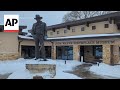 Republican candidates stop at John Waynes birthplace in Iowa