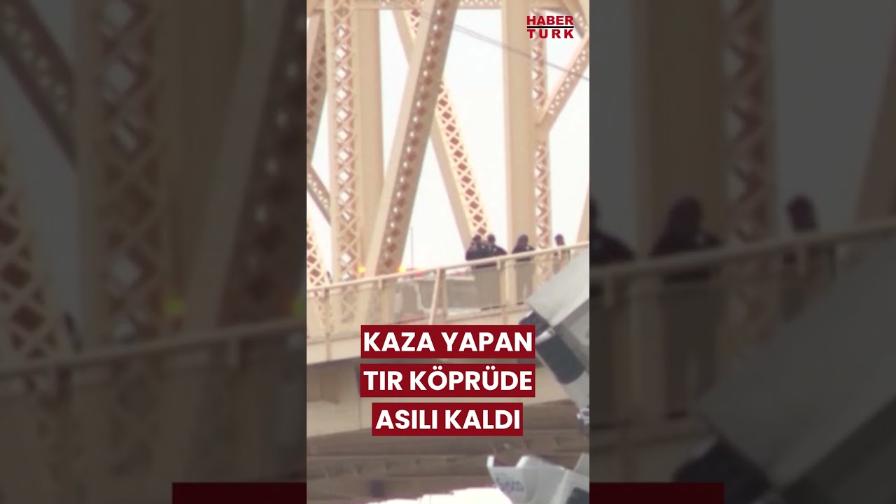 Kaza yaptı, köprüde asılı kaldı #shorts #haber #kaza