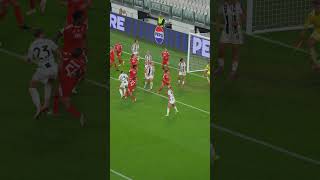 Right moment, right place 👌? | #juvebenfica #wucl #womensfootball