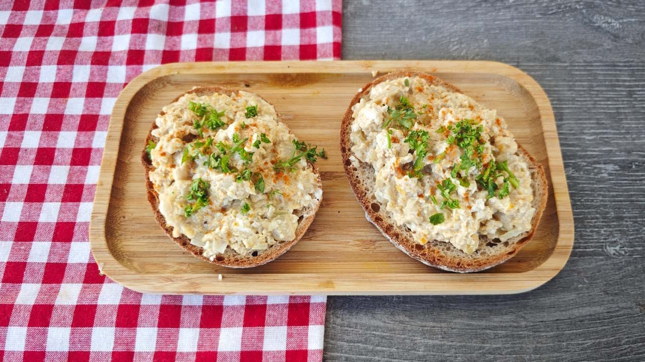 Děda tohle jedl celý život – dožil se stovky! Zkuste jeho recept na drožďovou pomazánku| @zadnyspeky