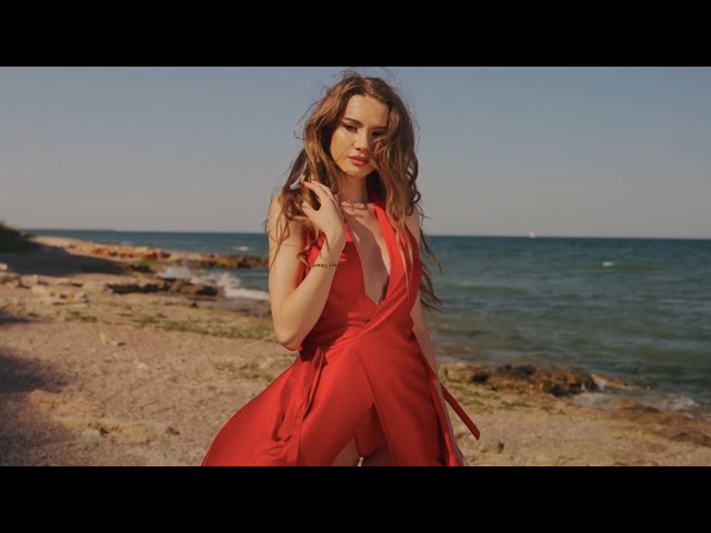 Otilia - ﻿﻿Oh Na Na | Lyric Video
