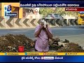 Man takes bath in roadside pit to protest drinking water leakage, create ripples