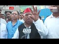 Ayodhya बारिश के चलते बेहाल, Ram Path पर गड्ढे, MP Awadhesh Prasad ने Yogi सरकार, BJP को सुनाया  - 06:07 min - News - Video