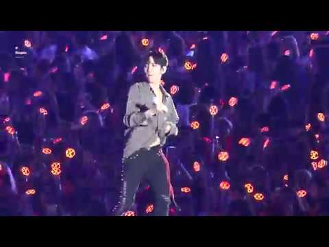Drop That 백현 복근 공개 'ㅅ'