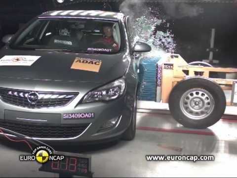 Видео краш-теста Opel Astra седан с 2007 года