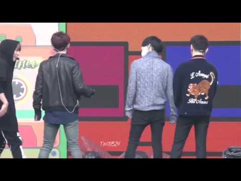Taemin with hyungs cute moment before 1of1 rehearsal
