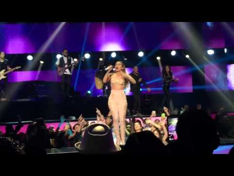 Jlo en Billboards 2015 homenaje a Selena