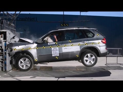 Video Crash Test BMW X5M 50D sedan 2012