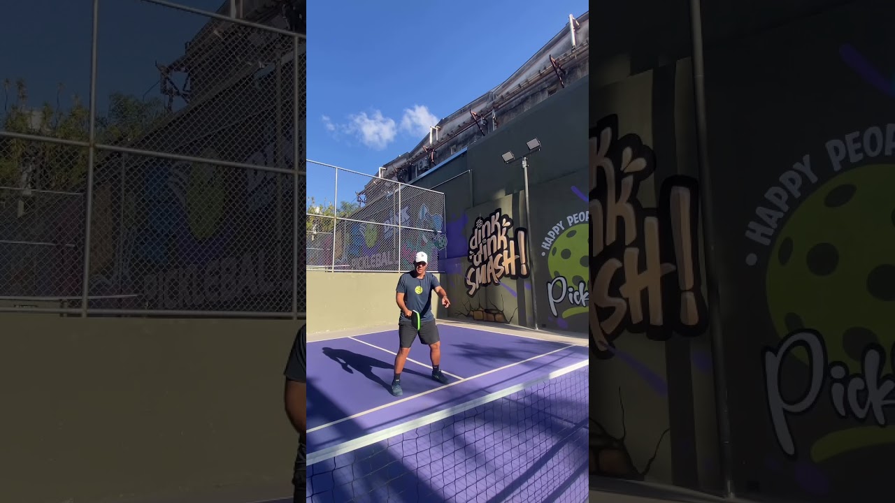 Como conseguir mais equilíbrio e estabilidade em seus golpes durante uma partida de Pickleball.