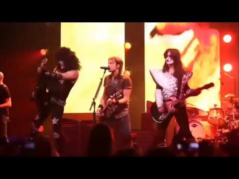 KISS Prank- Taylor Swift (Dressed like Ace Frehley) and her band prank Keith Urban