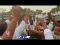 MLA Vivek Venkataswamy and Gaddam Vamsi Krishna Dance After Winning | V6 News  - 03:02 min - News - Video