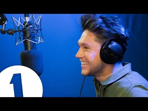 Niall Horan plays CELEBRI-TELLY
