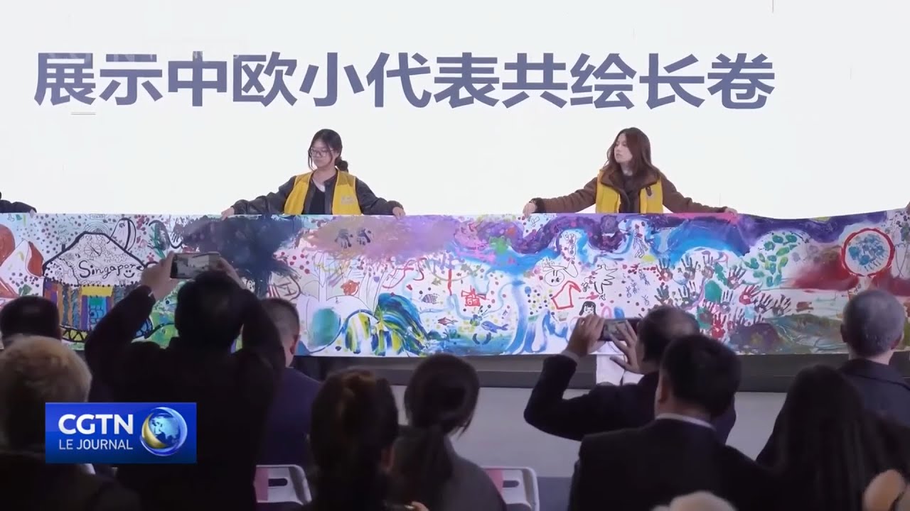 Exposition d'œuvres artistiques d'enfants à Chongqing