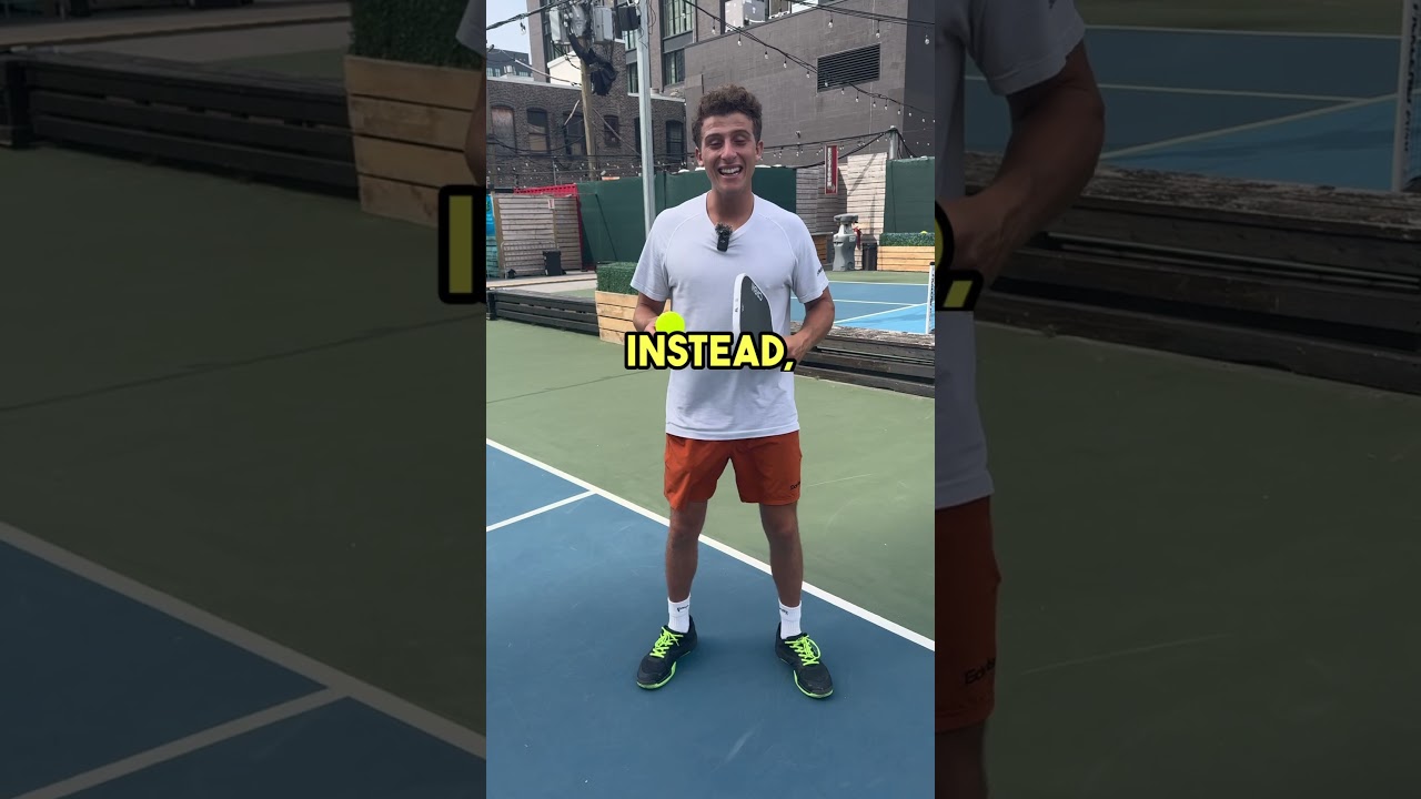 How to hit a perfect return is serve in pickleball! #pickleball #pickleballtips