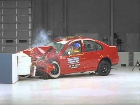 Видео краш-теста Volkswagen Jetta с 2005 года