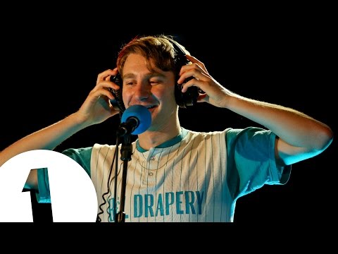 Glass Animals - Life Itself - Radio 1's Piano Sessions