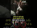 పోలీసులకు ఫోన్ చెయ్ దొంగను పట్టుకొని పోల్ కి కట్టేసిన స్థానిక యువకులు | Thief Viral Video | Prime9