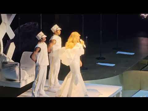 Mariah Carey *Sugar Plum Fairy/Hark The Hearld Angels Sing* Capital One Arena 12/1/24