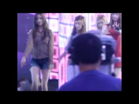 120825 Yeosu SNSD rehearsal- seokris moment