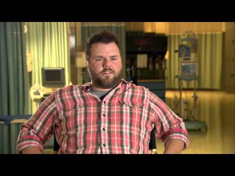 Tyler Labine's Official 'Animal Practice' Premiere Interview - YouTube
